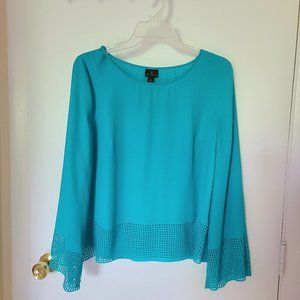 Medium Worthington Light Blue Laser cut Blouse